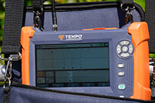 Load image into Gallery viewer, TV220 E handing in bag closeup sm
